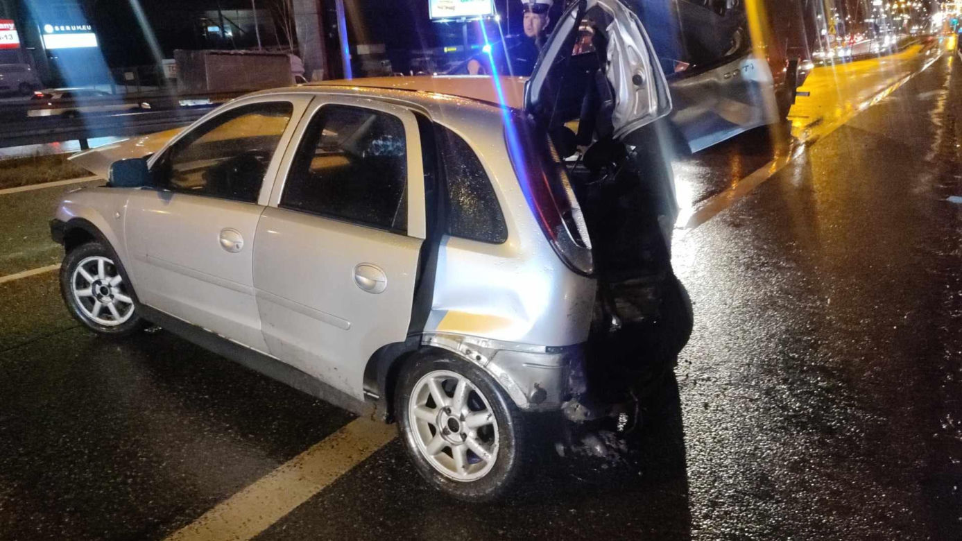 Wypadek z udziałem trzech samochodów na zakopiance