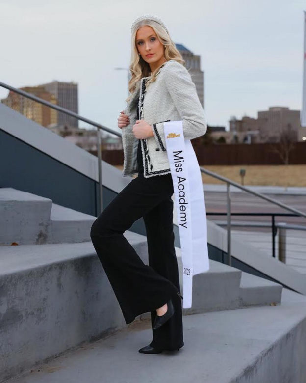 Najpiękniejsza żołnierka chce być Miss Ameryki! Musisz zobaczyć Madison Marsh 