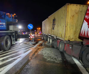 Makabryczny wypadek w Makowcu. Kierowca BMW zginął na miejscu