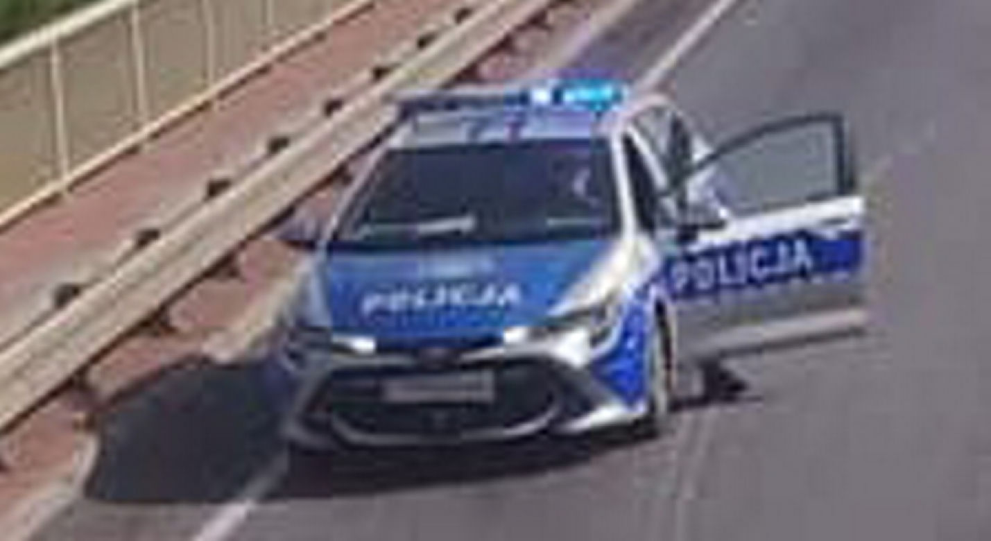 Trzy auta zderzyły się w wypadku na moście pod Sochaczewem! 58-latka i dwoje dzieci w szpitalu [ZDJĘCIA]