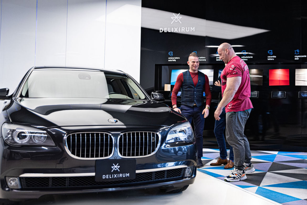Robert Burneika jeździ wycackanym BMW 750Li