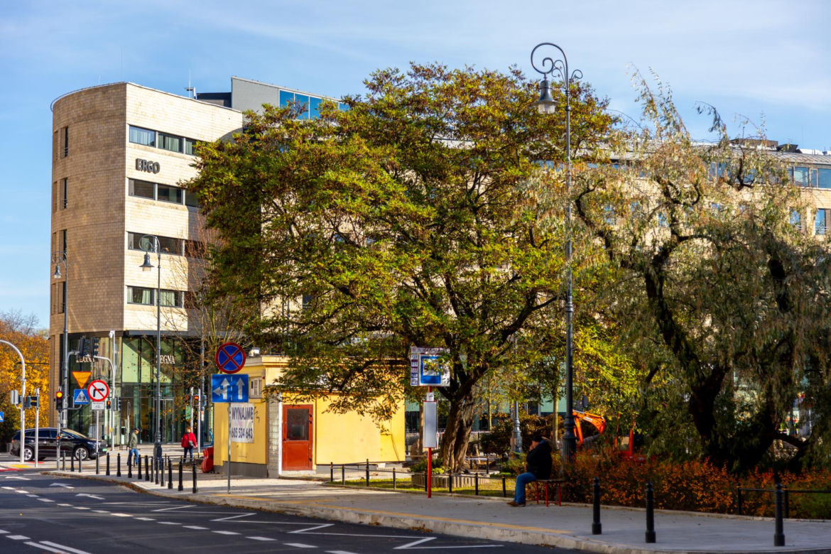 Zmodernizowany Plac Trzech Krzyży