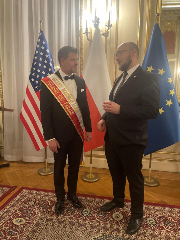 Szarfowanie Wielkiego Marszałka Parady Pułaskiego 2025