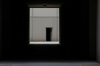 Częstochowa: Matka powierzyła synka opiekunce. Co odkryli śledczy za zamkniętymi drzwiami?