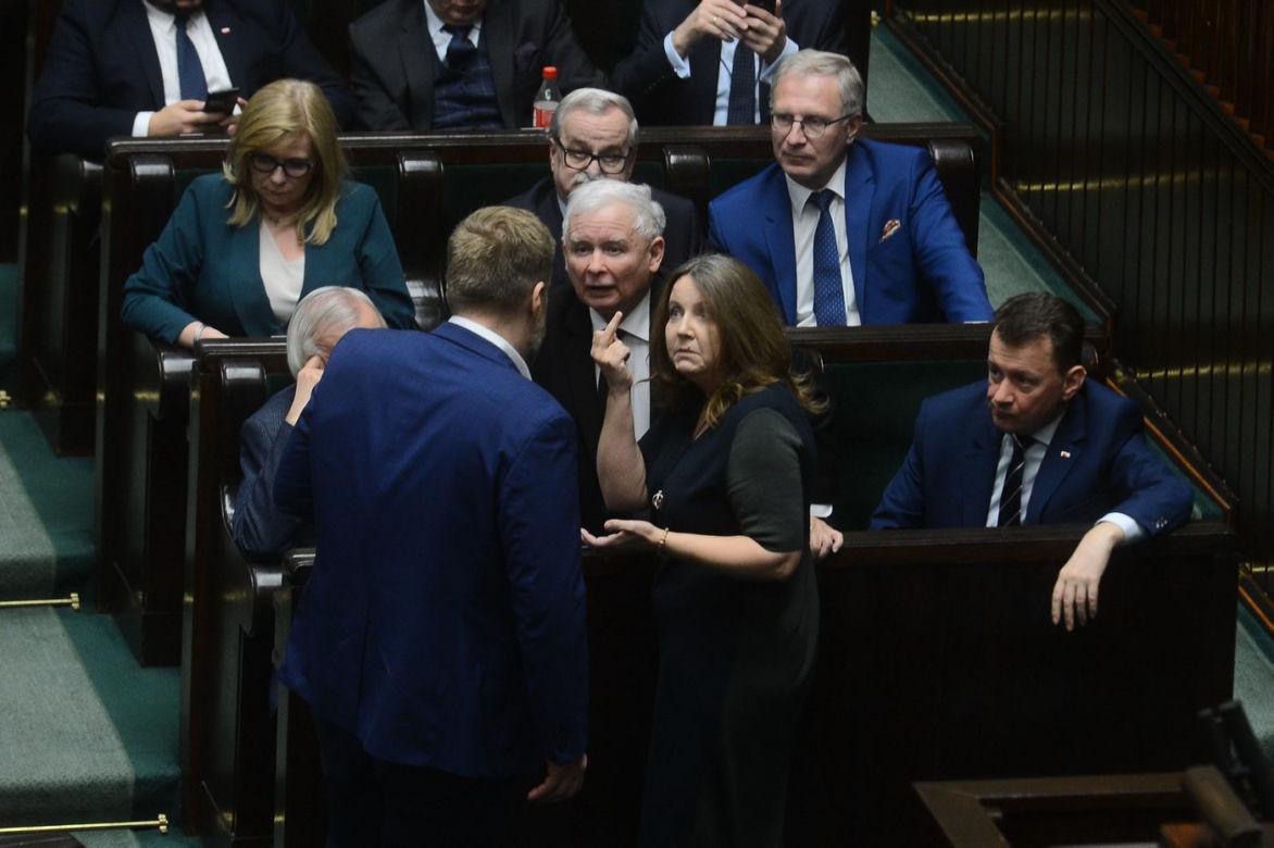 Joanna Lichocka. Przez wulgarny gest straciła pracę u Dudy