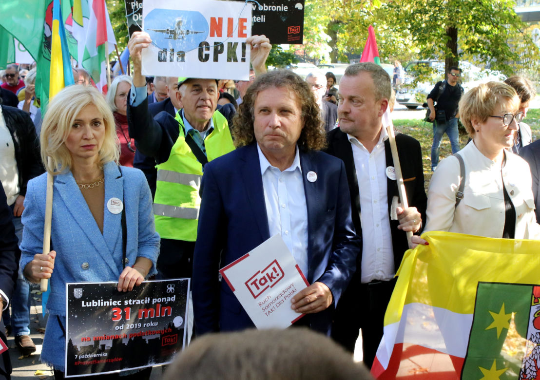 Warszawa. Samorządowcy protestowali w sprawie wysokich cen energii. „Jeśli sobie nie radzicie, oddajcie władzę!”