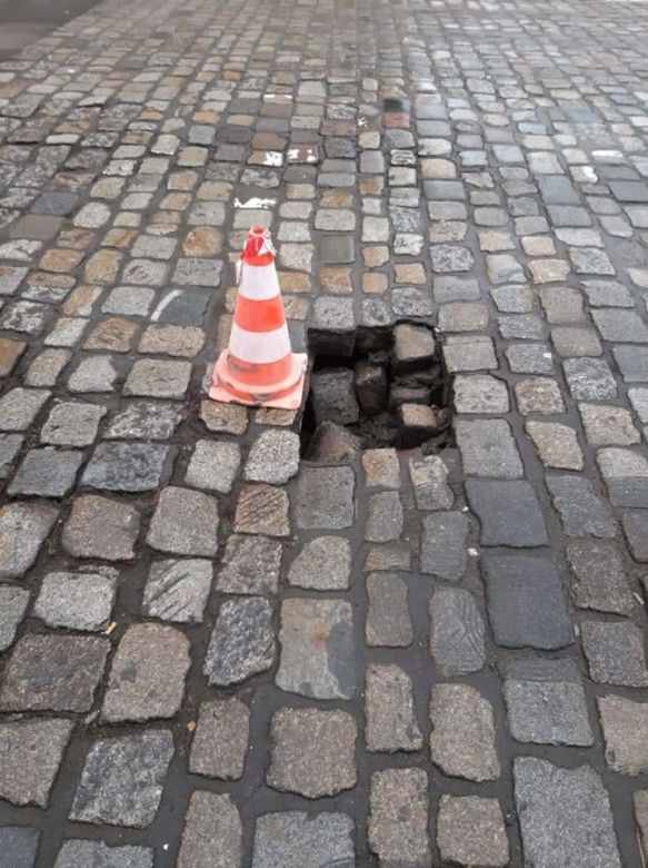 Ogromna DZIURA w centrum Poznania! 