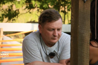 Zaskakująca decyzja Janusza w Farmie. Uczestnicy i internauci nie wierzą w jego decyzję 