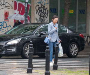 Olga Bończyk na czerwonym świetle