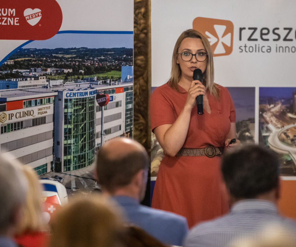 RZESZÓW: Rusza akcja #dajemyserce! Będzie aplikacja i ponad 400 nowych defibrylatorów