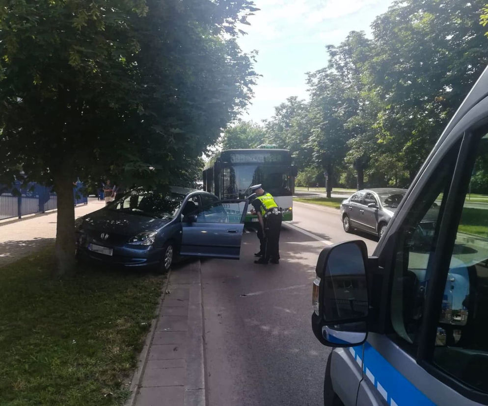 Białystok. Wypadek autobusu BKM. Sześć osób rannych