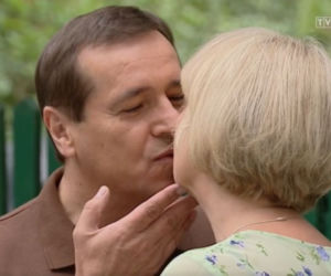 Barwy szczęścia odc. 2500. Zenek Grzelak (Jan Pęczek), Basia (Sławomira Łozińska)