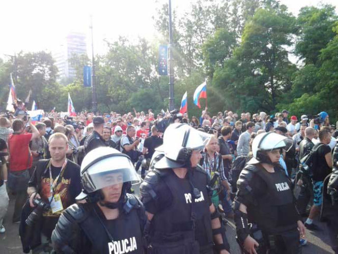 Przemarsz kibiców Rosji
