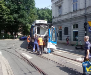 Kraków. Zderzenie tramwajów na skrzyżowaniu ulic Piłsudskiego i Straszewskiego