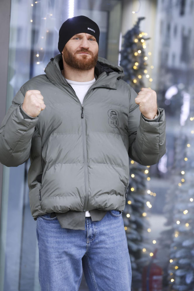 Jan Błachowicz z partnerką i synem