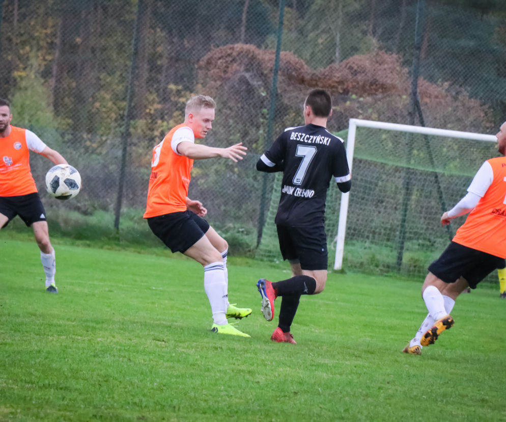 Start Toruń wygrywa po zaciętym meczu w Klamrach - zdjęcia z meczu