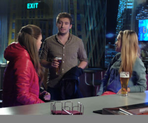 Pierwsza miłość. Aśka (Paulina Gałązka), Luiza (Klaudia Halejcio), Kacper (Michał Szwed)