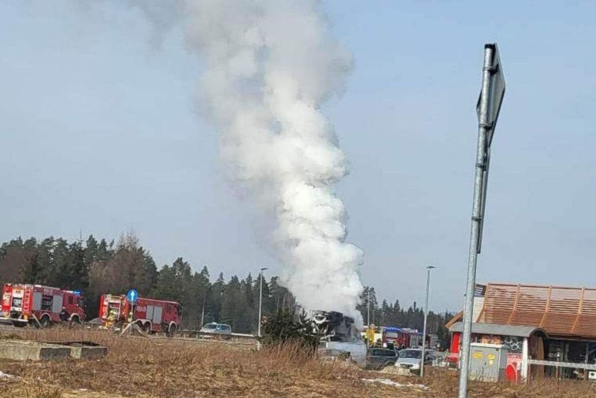 Pożar ciężarówki na zakopiance w Nowym Targu