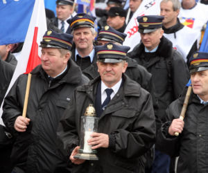 WARSZAWA: Protest KOLEJARZY przed Kancelarią Premiera - ZDJĘCIA