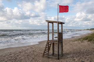 Sinice Świnoujście. Czy w Świnoujściu można się kąpać 27.07? Flaga, warunki pogodowe