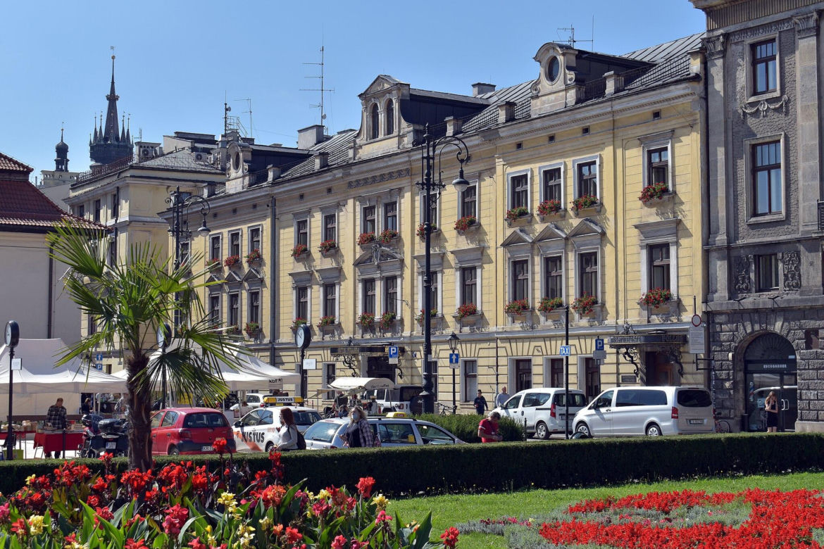 To jeden z najpiękniejszych budynków w Krakowie. Mieszkali w nim Henryk Sienkiewicz i Józef Piłsudski
