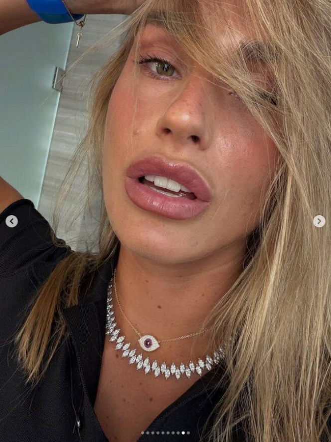 Aryna Sabalenka wyłania się z morza jak syrena