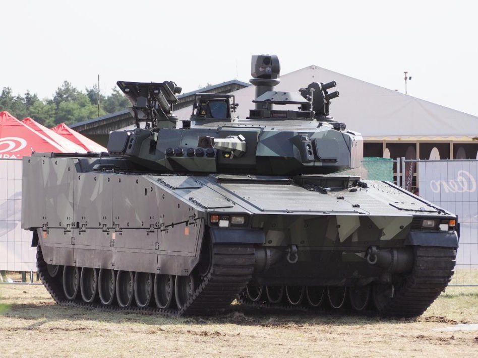 CV90 z systeme Iron Fist