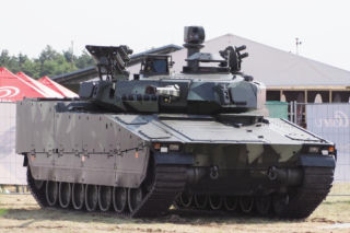 CV90 z systeme Iron Fist