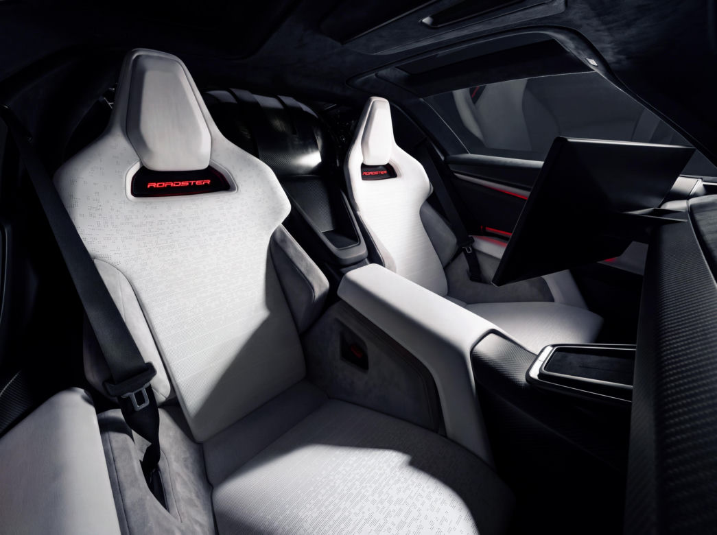 Latająca Tesla stała się rzeczywistością? Roadster wykonał niezwykły manewr