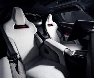 Latająca Tesla stała się rzeczywistością? Roadster wykonał niezwykły manewr