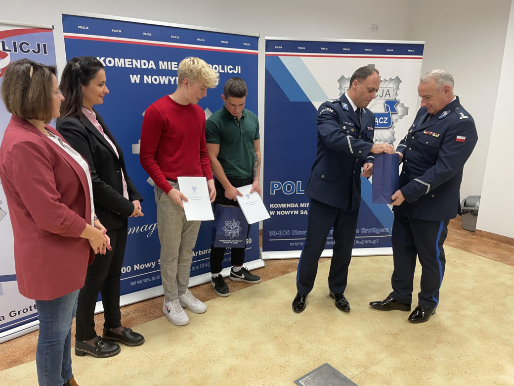 Komendant Policji w Nowym Saczu podziękował uczniom ZS nr 1 