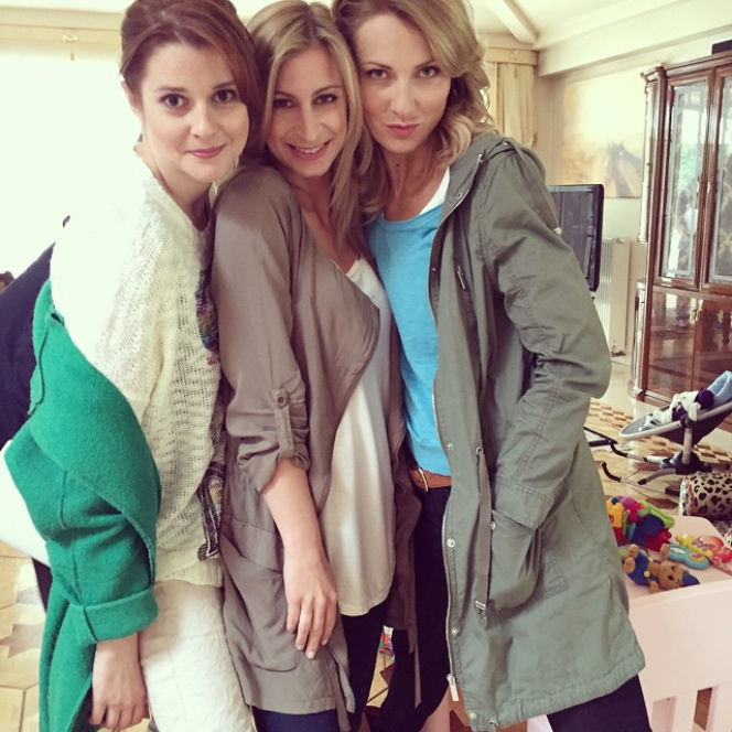 Blondynka 4 sezon. Sylwia (Joanna Moro), Jagna (Magdalena Schejbal), Majka (Marta Ścisłowicz)
