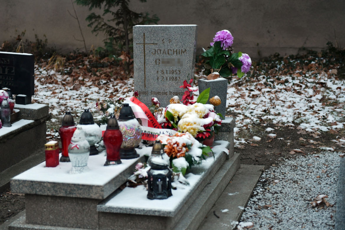 Groby zamordowanych górników z kopalni Wujek