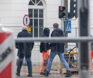 Bronisław Komorowski gnał do krawca z dżinsami. Po drodze złamał prawo!