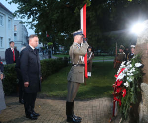 82. rocznica wybuchu II wojny światowej. Prezydent Andrzej Duda złożył kwiaty w Wieluniu