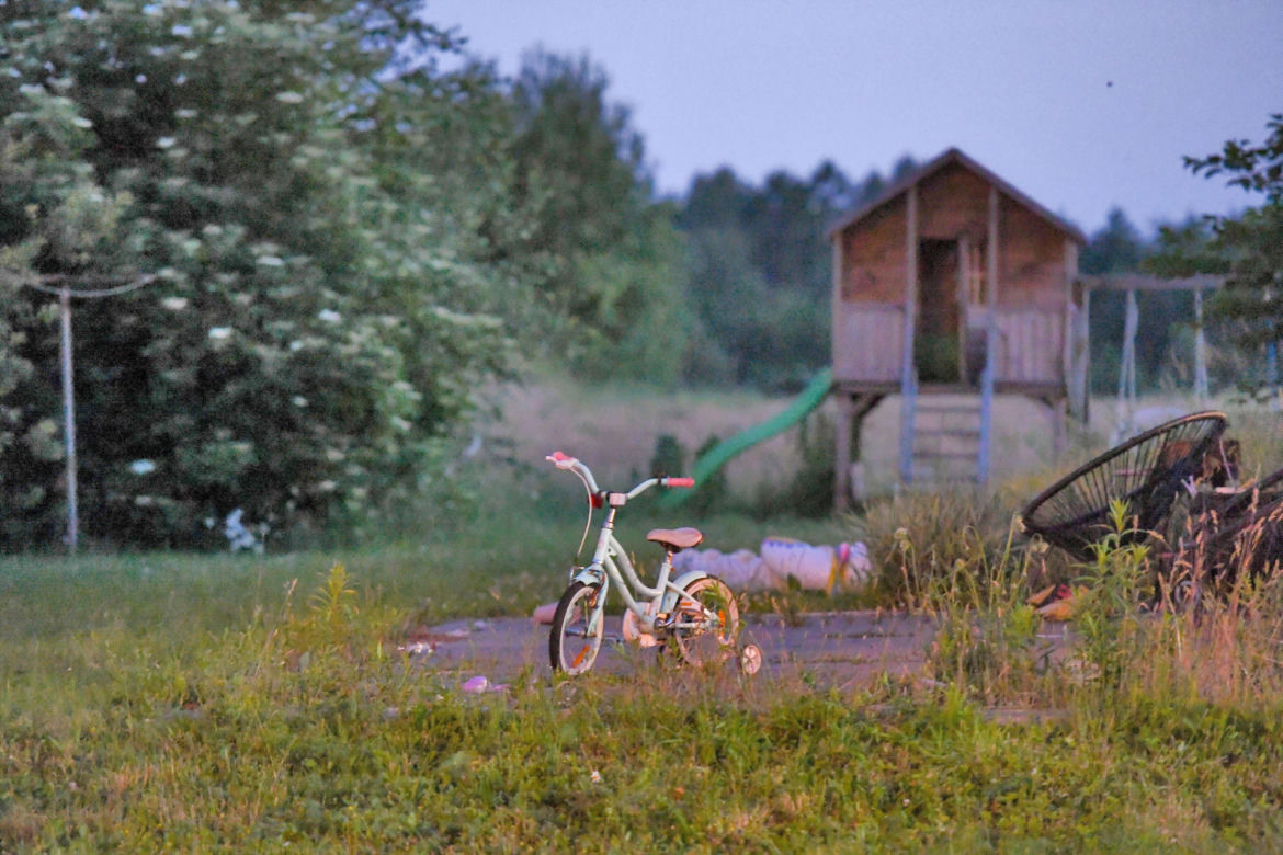 Makabryczne odkrycie pod Brodnicą. Znaleziono rozkładające zwłoki dwulatka w remontowanym domu