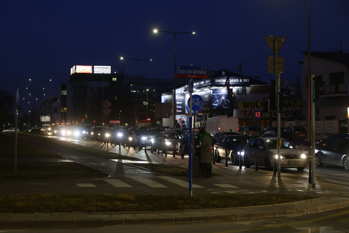 Gigantyczne korki na Ostrobramskiej. Wszystkiemu winien nowy buspas 