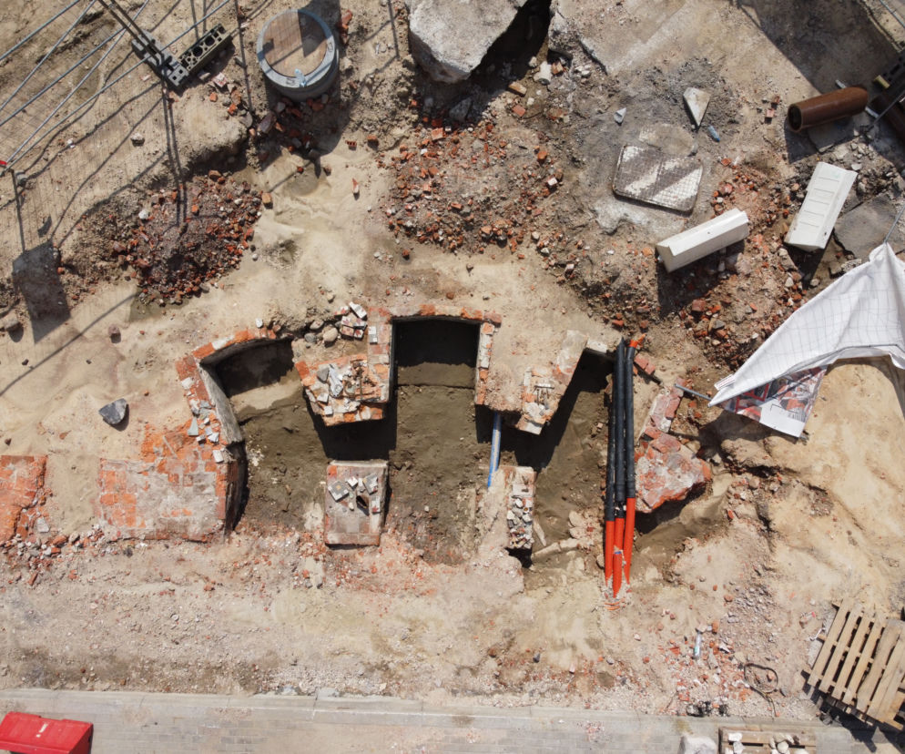 Kolejne archeologiczne odkrycia na przebudowie Placu Pięciu Rogów