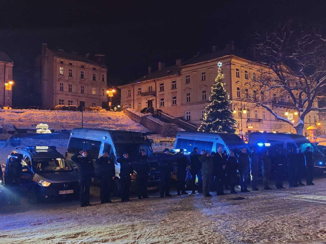 Poruszający gest policjantów i strażaków z Podkarpacia. Zrobili to dla zmarłych kolegów, słowa stają w gardle