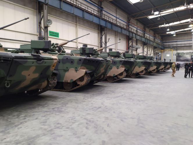 Pierwsze Borsuki wreszcie w wojsku. Szef MON: "111 Borsuków to nie jest nasze ostatnie słowo"