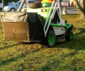 W tym roku zima nie zaskoczy drogowców! Wyjechali na drogi… KOSIARKAMI