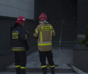 Białystok. Pożar w biurowcu przy ul. Świętojańskiej. Ewakuacja pracowników