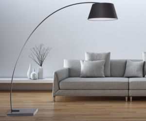 Szara sofa do salonu