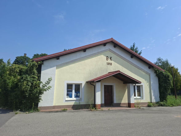 Bodzechów.Nad Kamienną wciąż stoją budynki dawnej fabryki żelaza i papierni