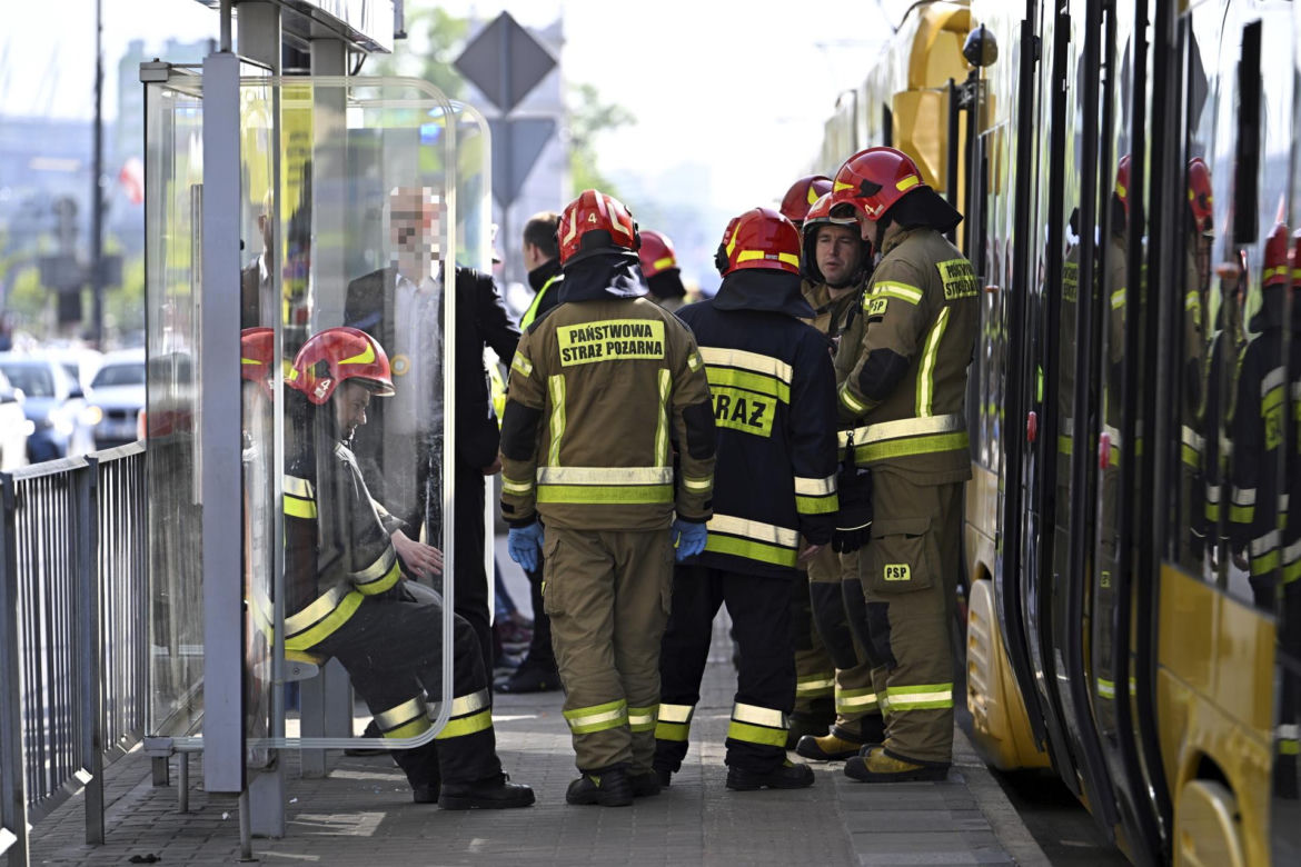 „Otworzyłam oczy, wszyscy leżeli na ziemi”. Szokująca relacja pasażerki. Zderzenie tramwajów w centrum stolicy