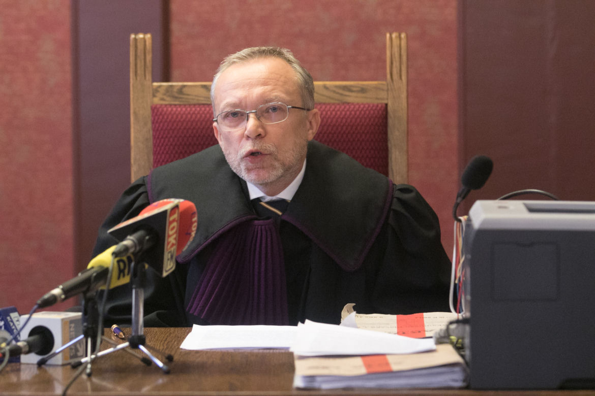 Zgwałcili 16 - latkę i porzucili na przystanku. Śląscy "łowcy głów" wytropili go w Wielkiej Brytanii