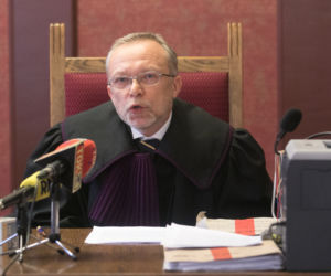 Zgwałcili 16 - latkę i porzucili na przystanku. Śląscy łowcy głów wytropili go w Wielkiej Brytanii