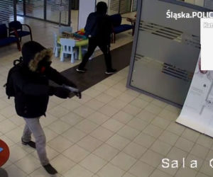 Policja szuka bandytów, którzy napadli na bank [ZDJĘCIA]