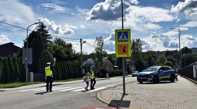 Trwa akcja „Bezpieczna droga do szkoły” Policja podsumowuje  działania na Sądecczyźnie
