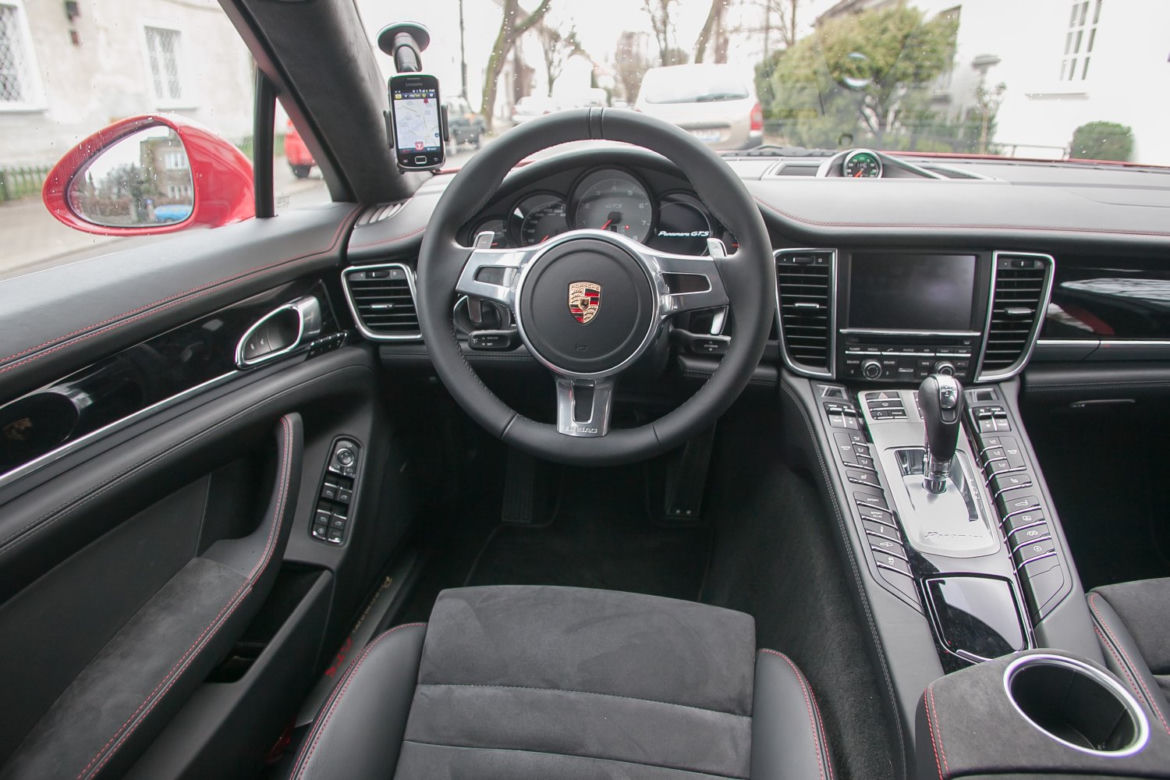 Porsche Panamera GTS myTaxi 